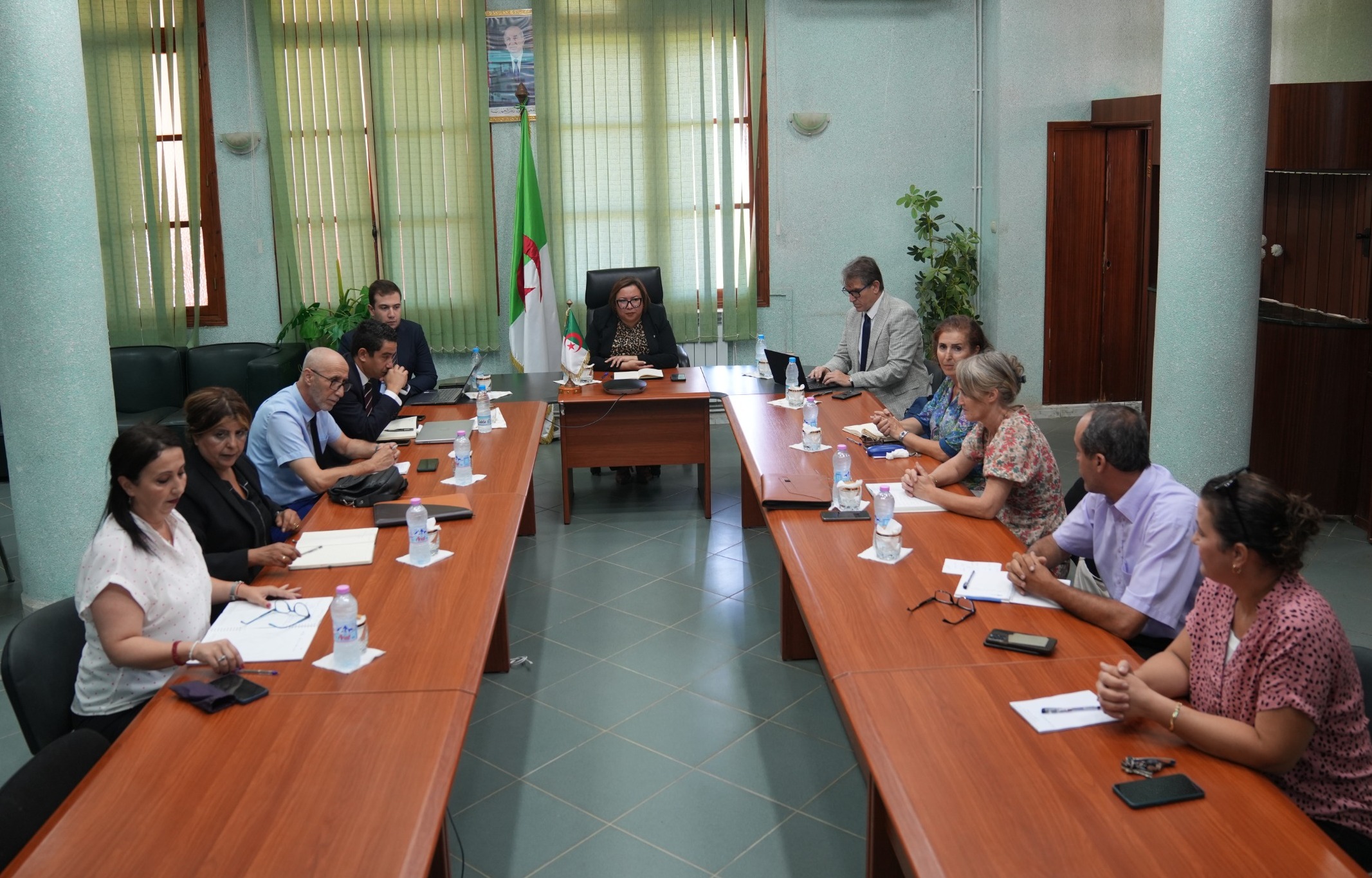 Read more about the article اجتماع حول المقاربة بالكفاءات